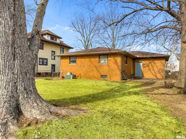 2408 W MOSS Avenue, West Peoria, IL 61604