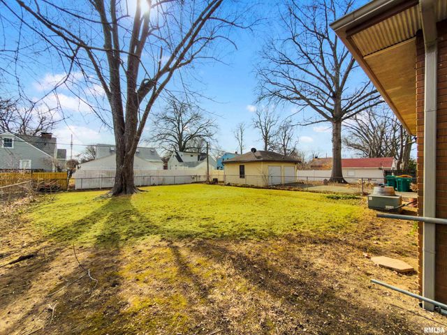 2408 W MOSS Avenue, West Peoria, IL 61604