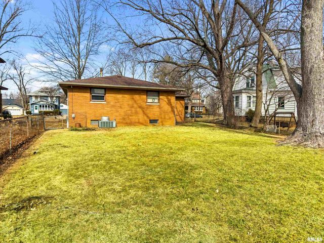 2408 W MOSS Avenue, West Peoria, IL 61604