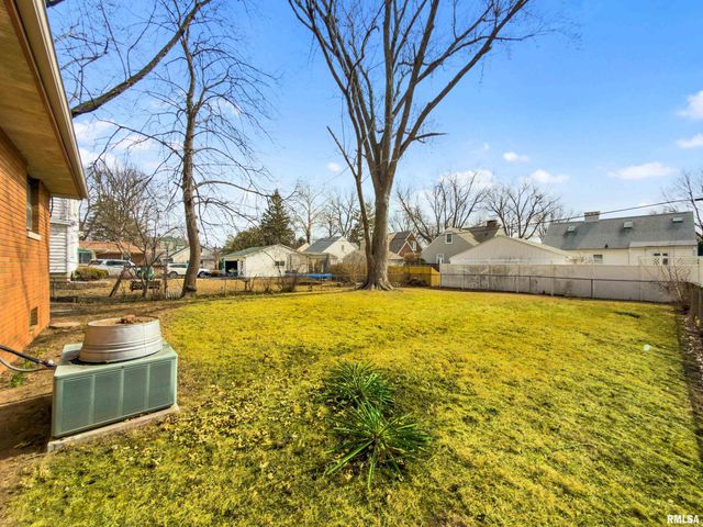 2408 W MOSS Avenue, West Peoria, IL 61604