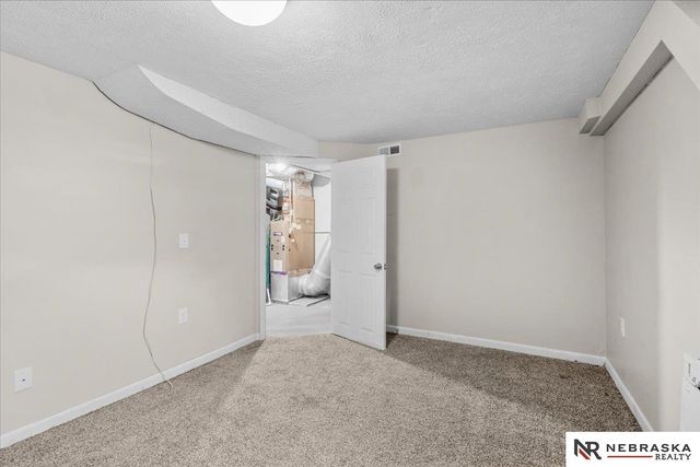 2948 N 56 Street, Omaha, NE 68104