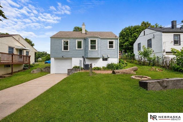 2948 N 56 Street, Omaha, NE 68104