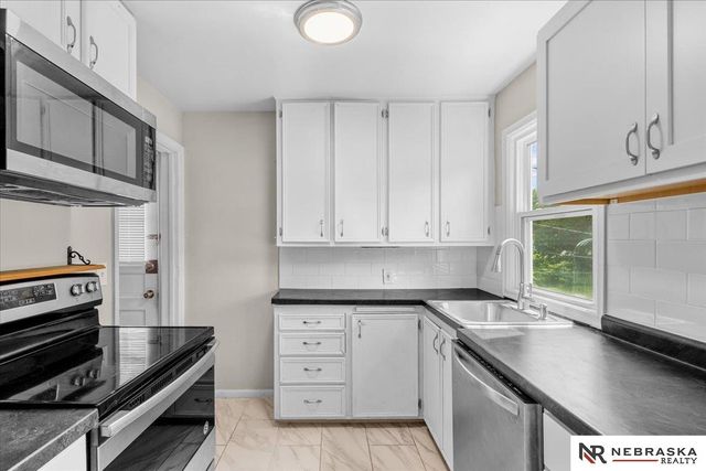 2948 N 56 Street, Omaha, NE 68104