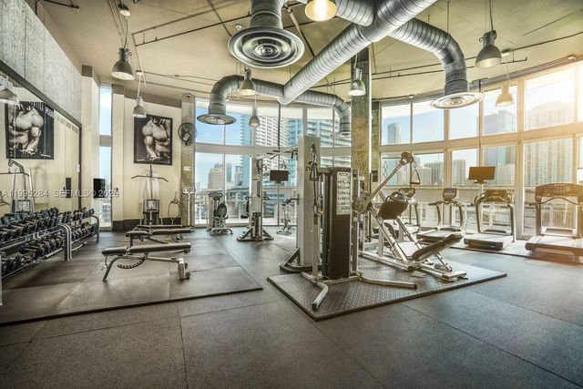 690 SW 1st Ct 2126, Miami, FL 33130