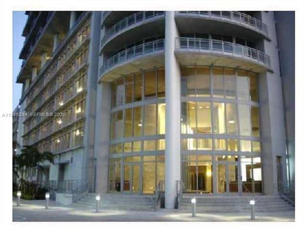 690 SW 1st Ct 2126, Miami, FL 33130