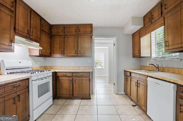 3848 Valley Brook Road, Snellville, GA 30039