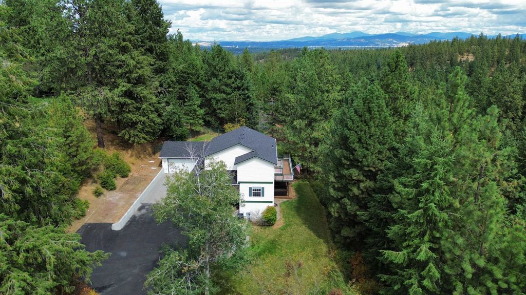 6107 S Lochsa Dr, Spokane, WA 99206