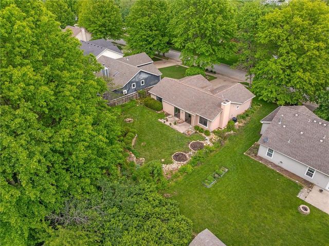 133 Tumbleweed Drive, Lawrence, KS 66049