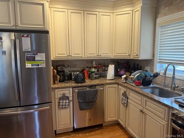 2 Grenville Court, East Rockaway, NY 11518