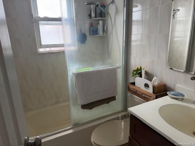 2 Grenville Court, East Rockaway, NY 11518