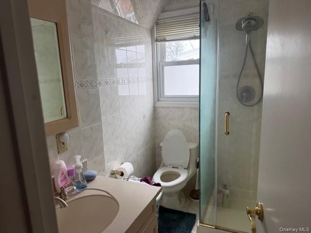 2 Grenville Court, East Rockaway, NY 11518