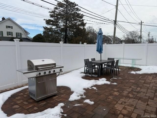 2 Grenville Court, East Rockaway, NY 11518