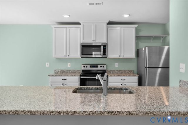 7911 Honeybee Ct, Prince George, VA 23860