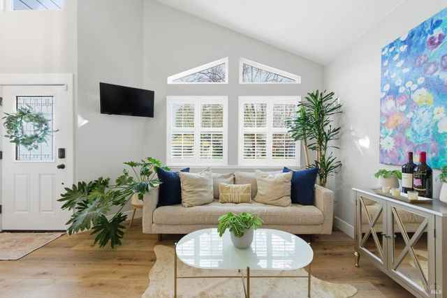 28 Winestone Ct, Napa, CA 94558