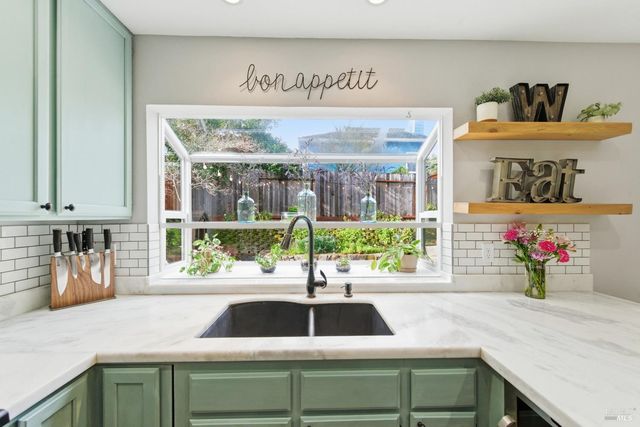 28 Winestone Ct, Napa, CA 94558