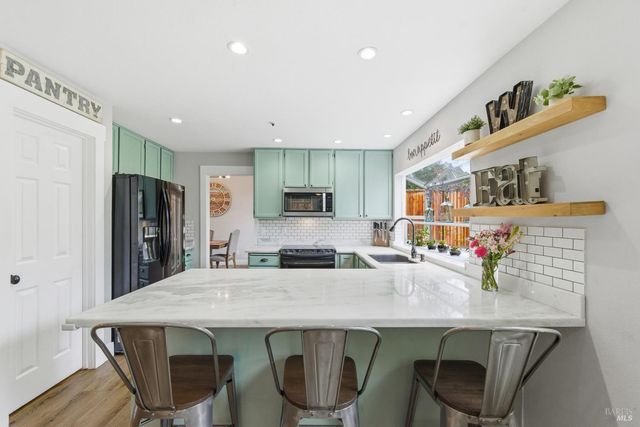 28 Winestone Ct, Napa, CA 94558