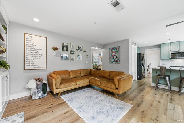 28 Winestone Ct, Napa, CA 94558