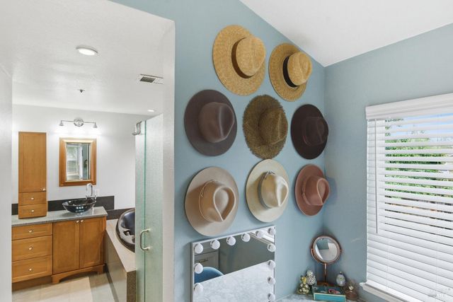 28 Winestone Ct, Napa, CA 94558