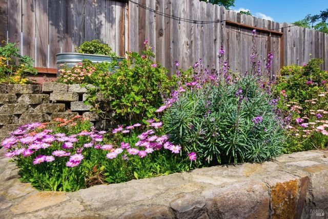 28 Winestone Ct, Napa, CA 94558