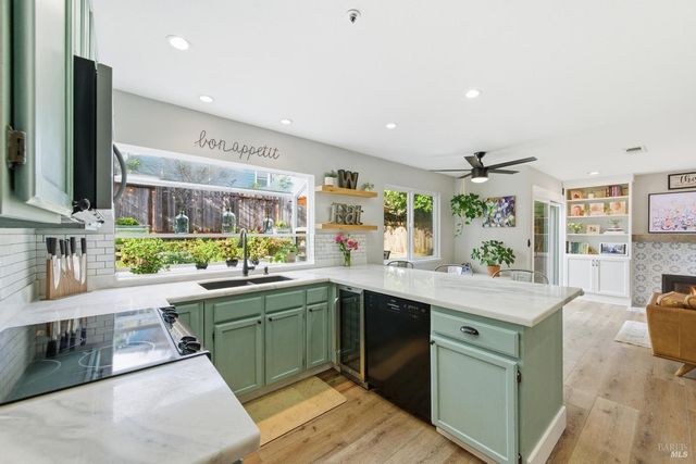 28 Winestone Ct, Napa, CA 94558