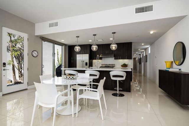 743 E Twin Palms Drive, Palm Springs, CA 92264