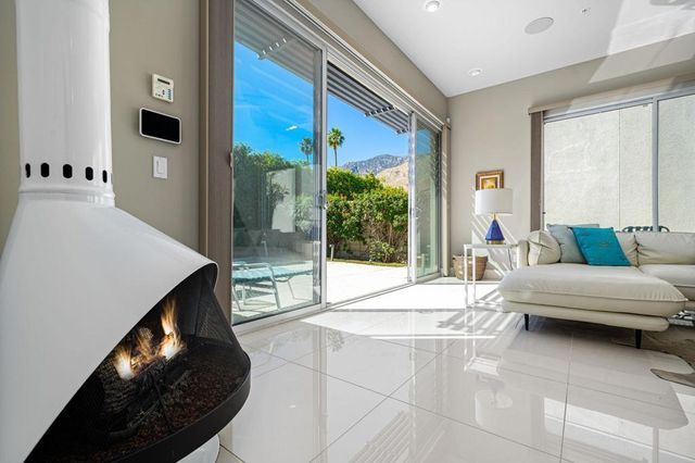 743 E Twin Palms Drive, Palm Springs, CA 92264
