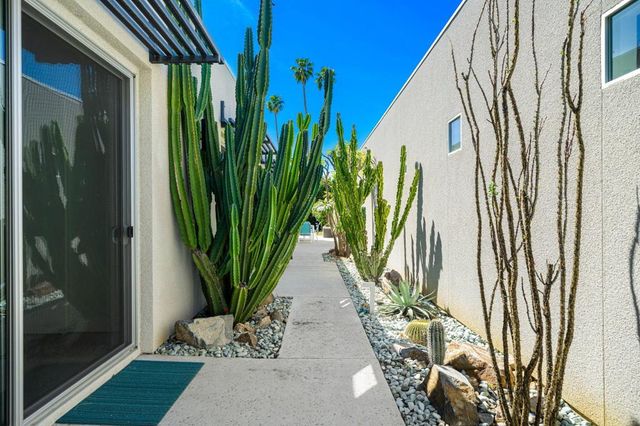 743 E Twin Palms Drive, Palm Springs, CA 92264
