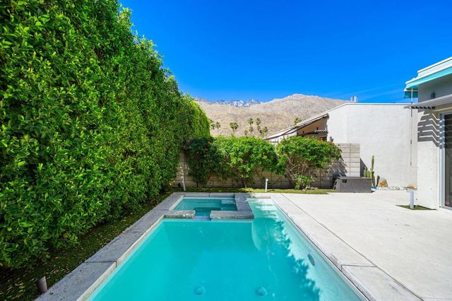 743 E Twin Palms Drive, Palm Springs, CA 92264