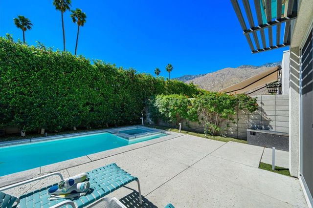 743 E Twin Palms Drive, Palm Springs, CA 92264