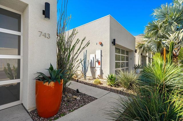743 E Twin Palms Drive, Palm Springs, CA 92264