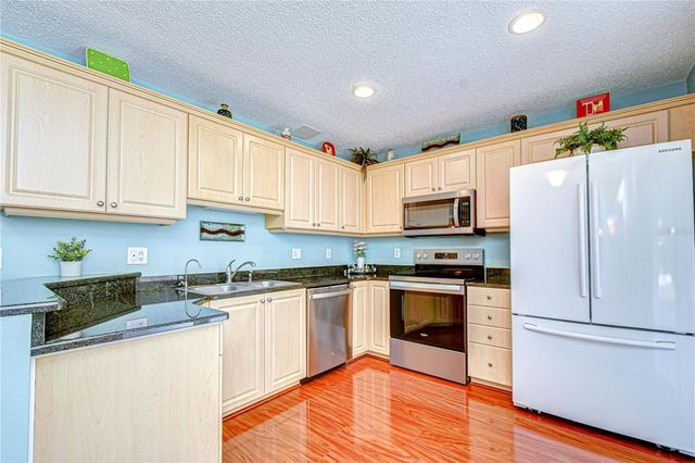 707 ORCHARD ISLE COURT, Valrico, FL 33594