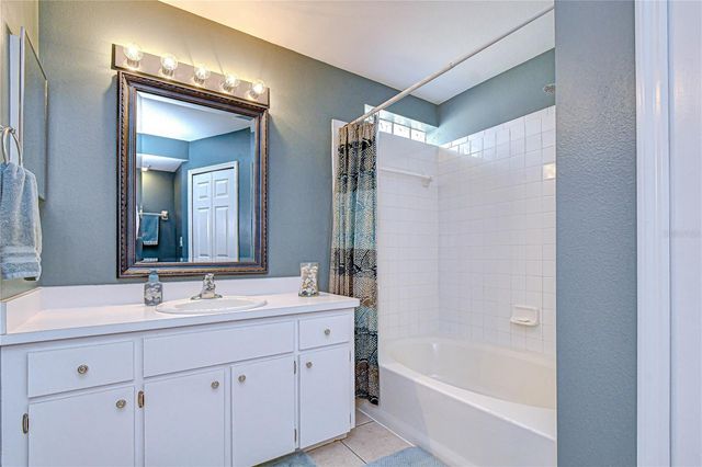 707 ORCHARD ISLE COURT, Valrico, FL 33594