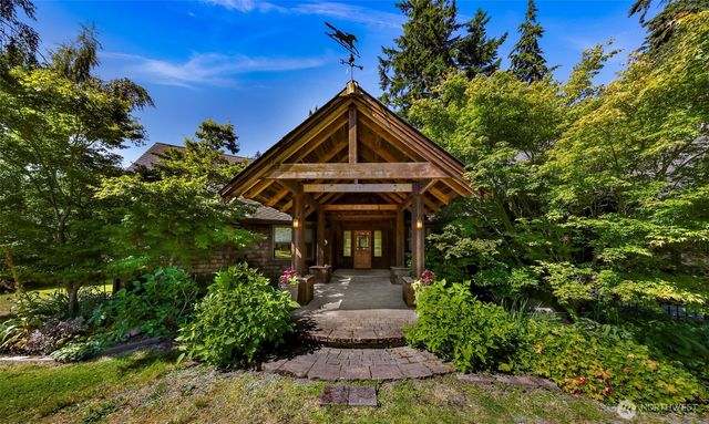 6701 Holst Road, Clinton, WA 98236
