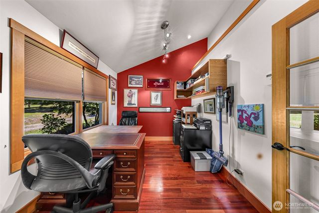 6701 Holst Road, Clinton, WA 98236