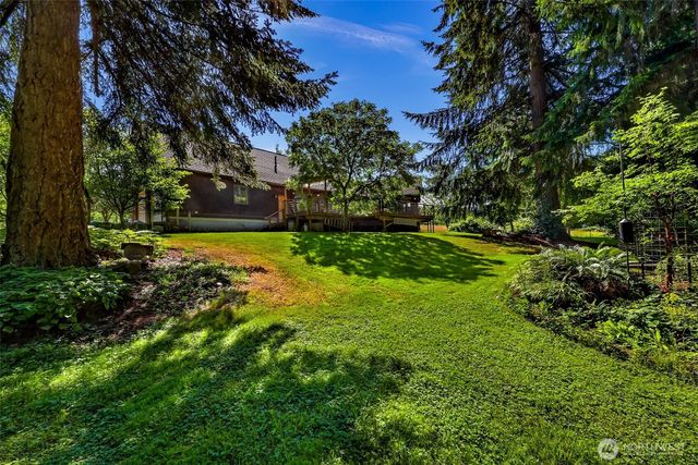 6701 Holst Road, Clinton, WA 98236