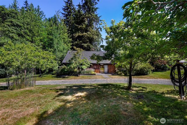6701 Holst Road, Clinton, WA 98236