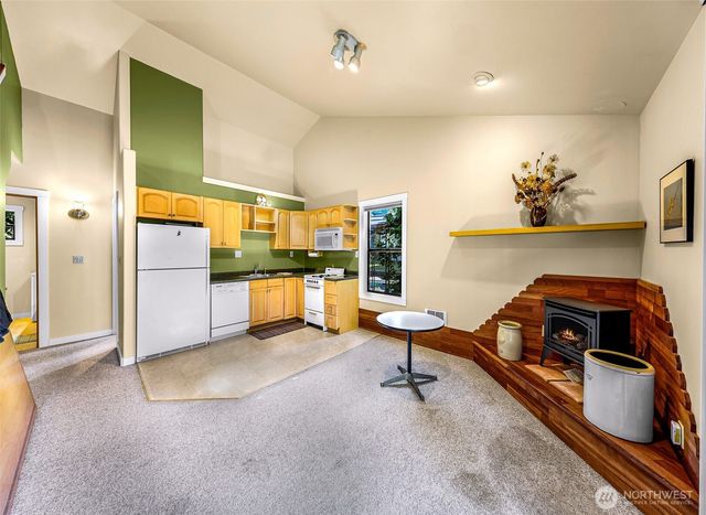 6701 Holst Road, Clinton, WA 98236
