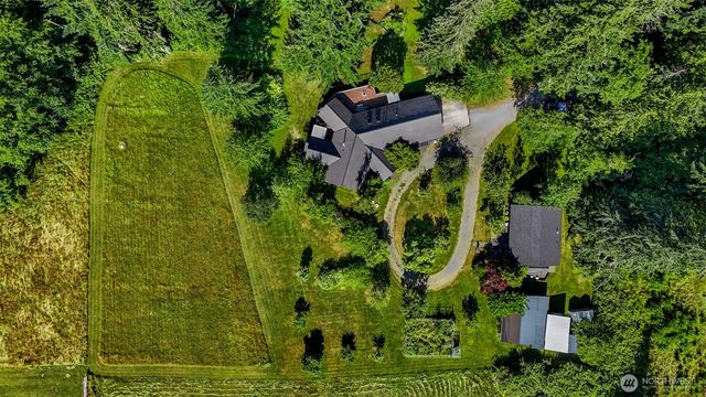 6701 Holst Road, Clinton, WA 98236