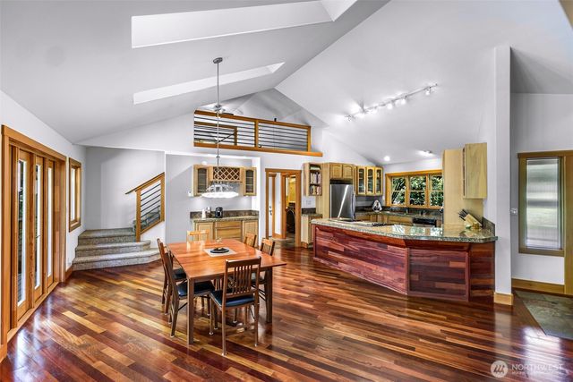 6701 Holst Road, Clinton, WA 98236