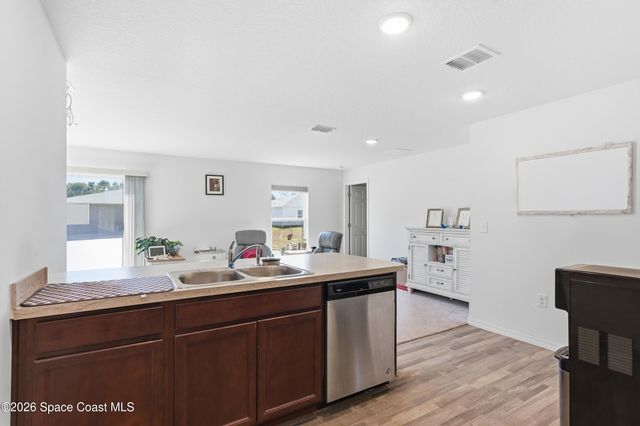 190 Silver Frost Street SE, Palm Bay, FL 32909