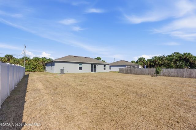 190 Silver Frost Street SE, Palm Bay, FL 32909