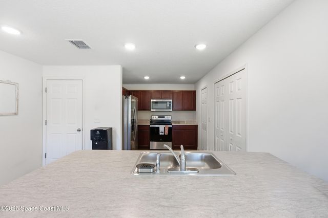 190 Silver Frost Street SE, Palm Bay, FL 32909