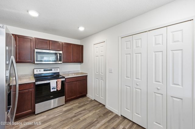 190 Silver Frost Street SE, Palm Bay, FL 32909