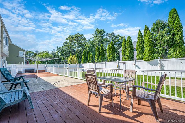 201 Overton Street, Deer Park, NY 11729