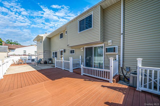 201 Overton Street, Deer Park, NY 11729