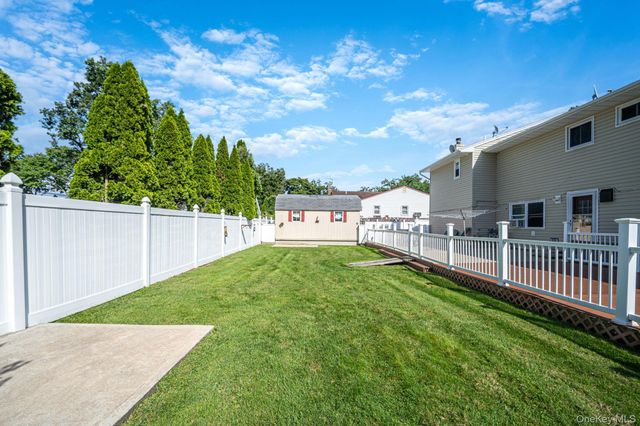 201 Overton Street, Deer Park, NY 11729