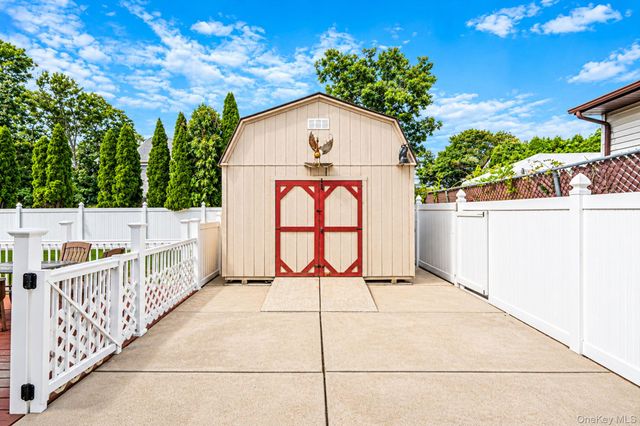 201 Overton Street, Deer Park, NY 11729