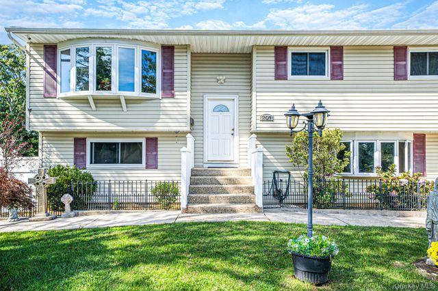 201 Overton Street, Deer Park, NY 11729