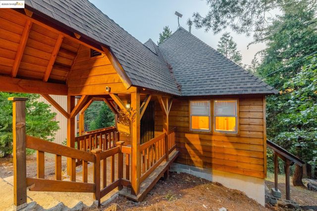 27066 Summerhill Dr, Strawberry, CA 95375