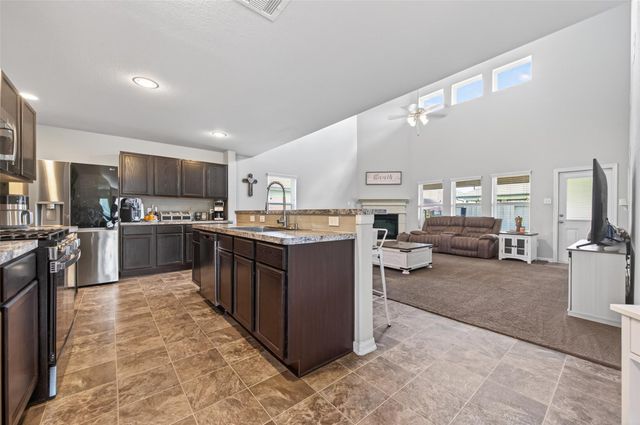 2902 Silverhorn Lane, Rosenberg, TX 77471